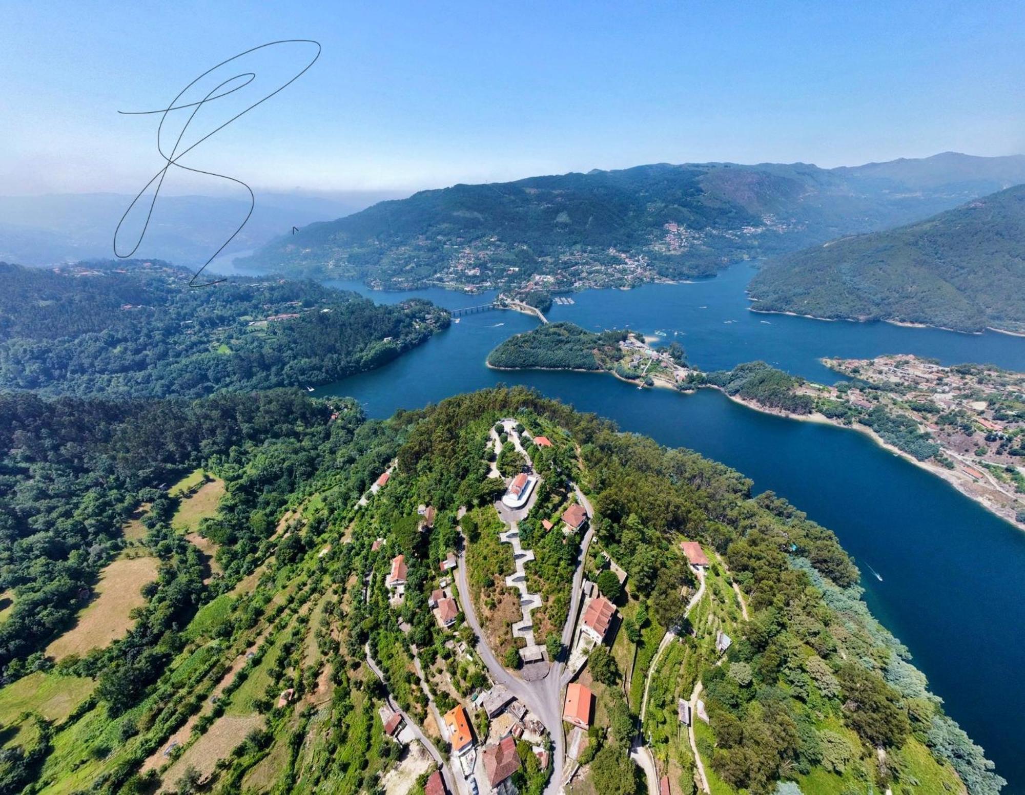 Ferienwohnung Casa De Casarelhos - Vistas Rio, Campo E Montanha - Lareira Geres Exterior foto