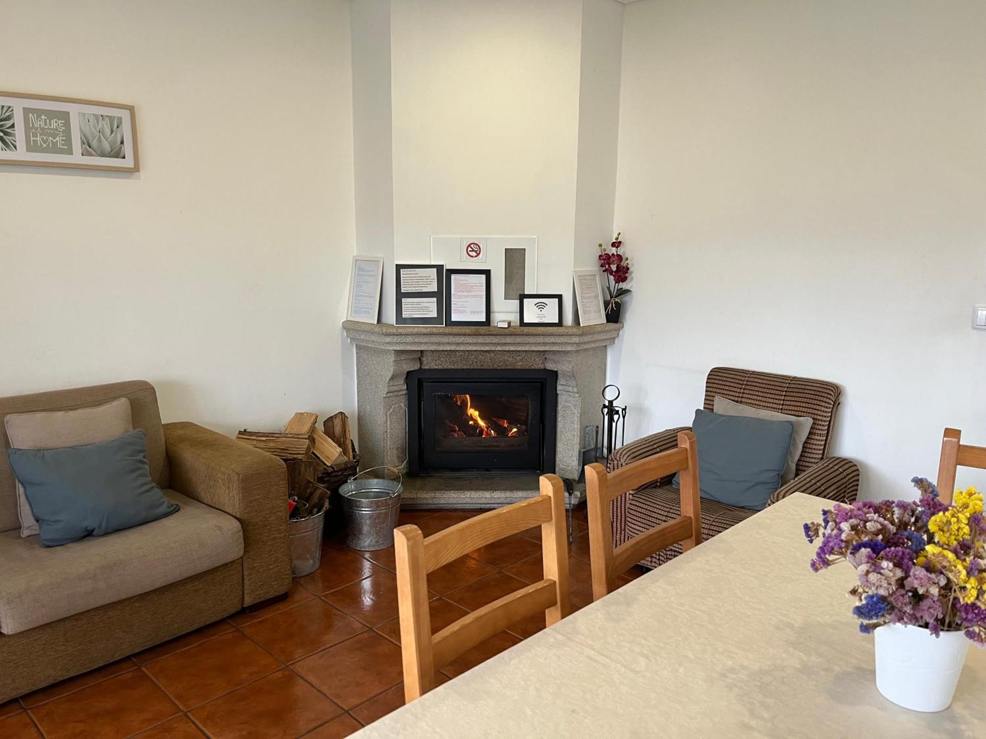 Ferienwohnung Casa De Casarelhos - Vistas Rio, Campo E Montanha - Lareira Geres Exterior foto