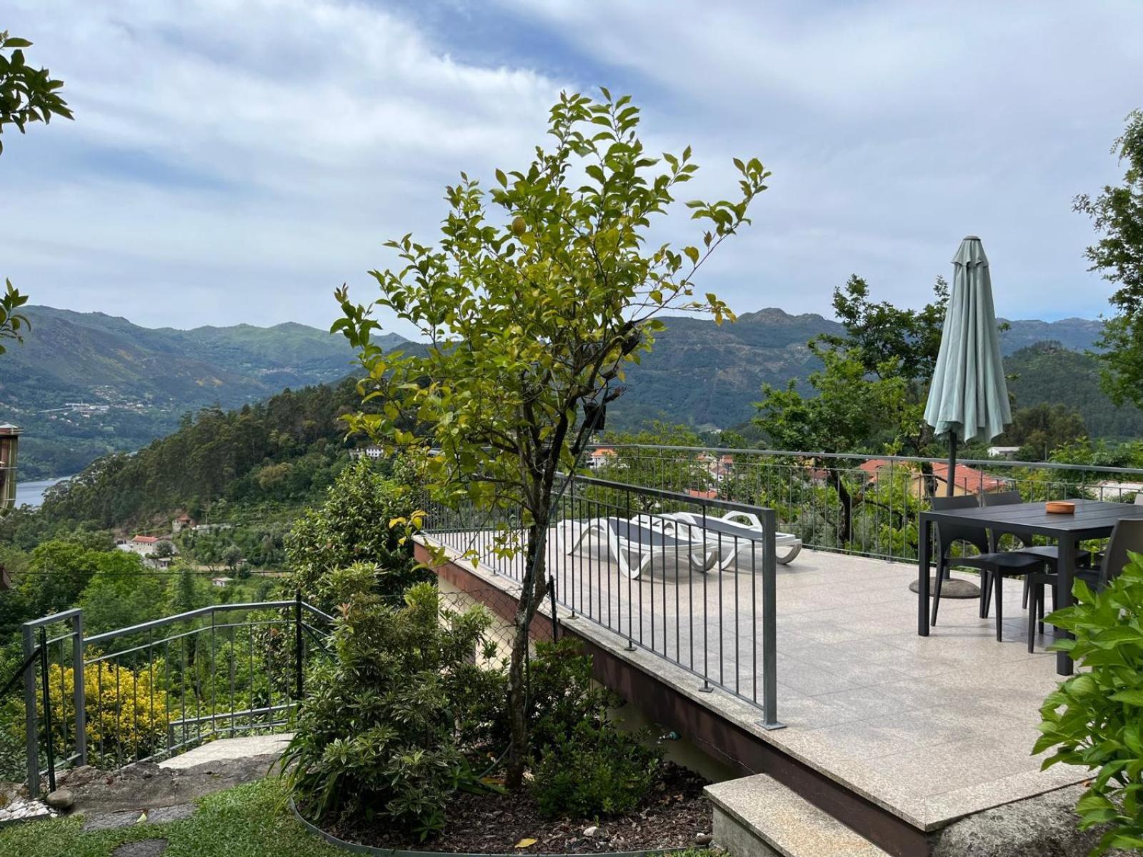 Ferienwohnung Casa De Casarelhos - Vistas Rio, Campo E Montanha - Lareira Geres Exterior foto