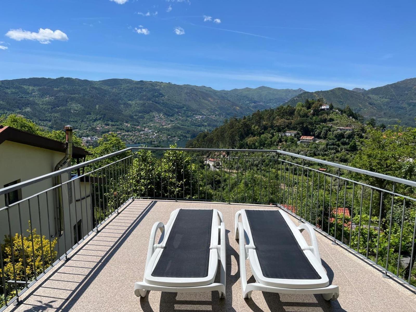 Ferienwohnung Casa De Casarelhos - Vistas Rio, Campo E Montanha - Lareira Geres Exterior foto