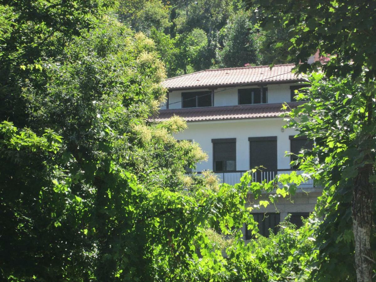 Ferienwohnung Casa De Casarelhos - Vistas Rio, Campo E Montanha - Lareira Geres Exterior foto